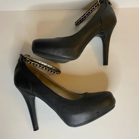 Black Heels - Picture 4 of 12